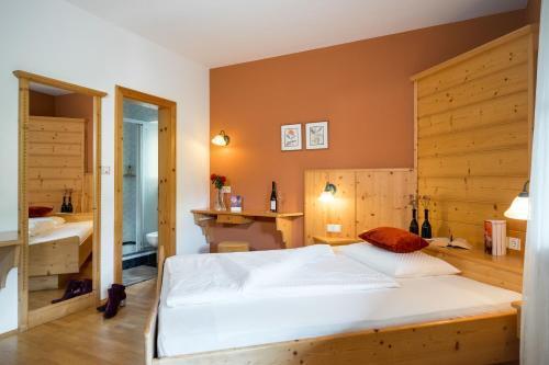 Haller Suites&restaurant Hotel 4*