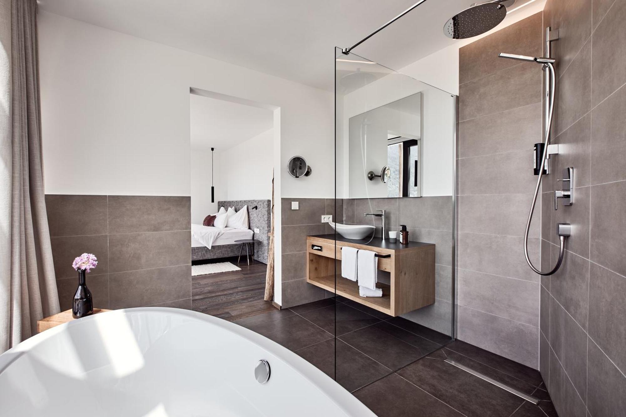 Hotel Haller Suites&restaurant 4*